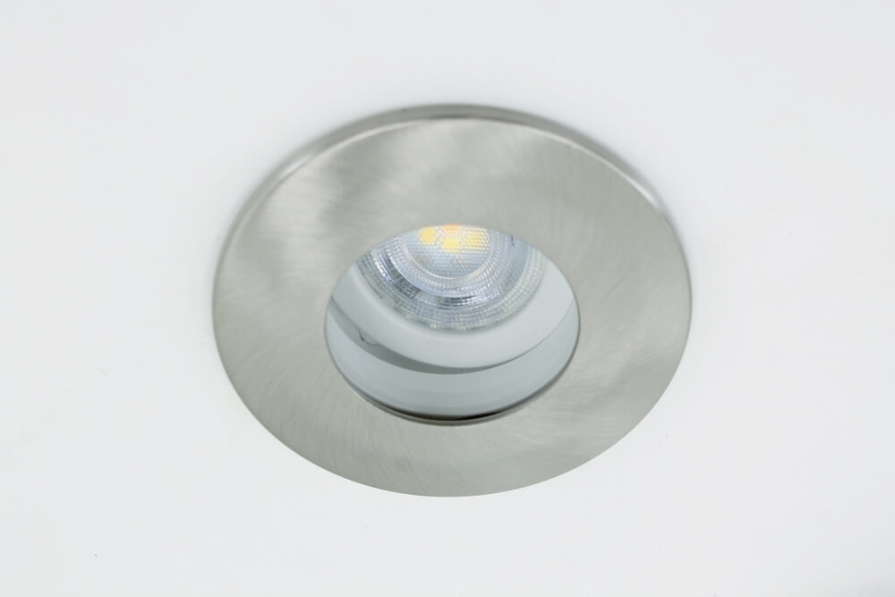 Kantelbare verdiepte waterdichte inbouwspot ACQUA staal met wit | IP65 9 cm