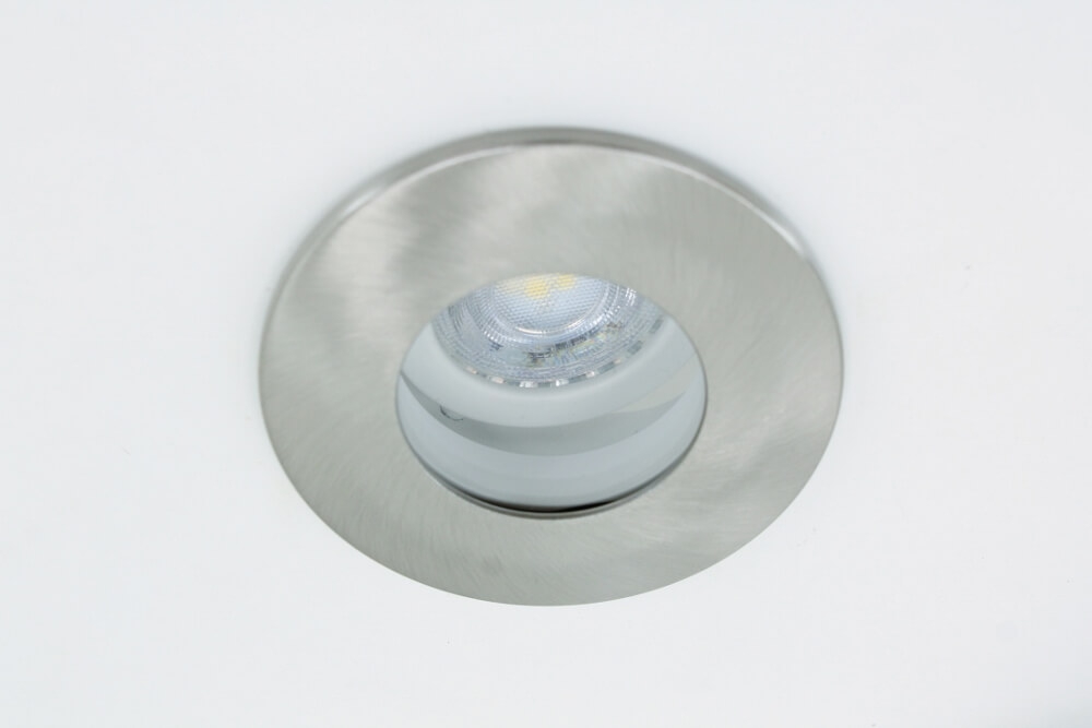 Kantelbare verdiepte waterdichte inbouwspot ACQUA staal met wit | IP65 9 cm