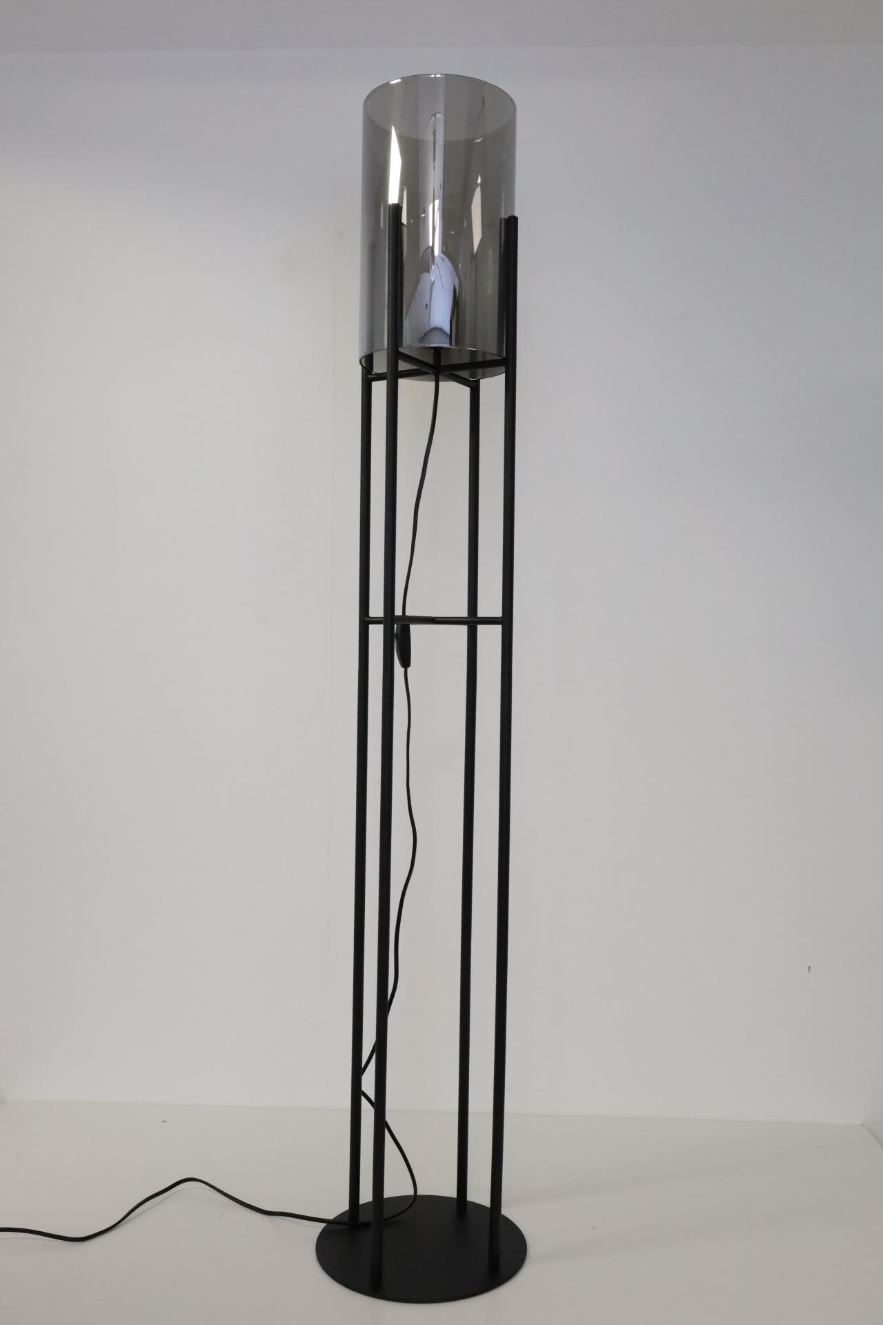 Vloerlamp TRENTO Ø 25 cm | Metalen frame | Zwart/Smoke