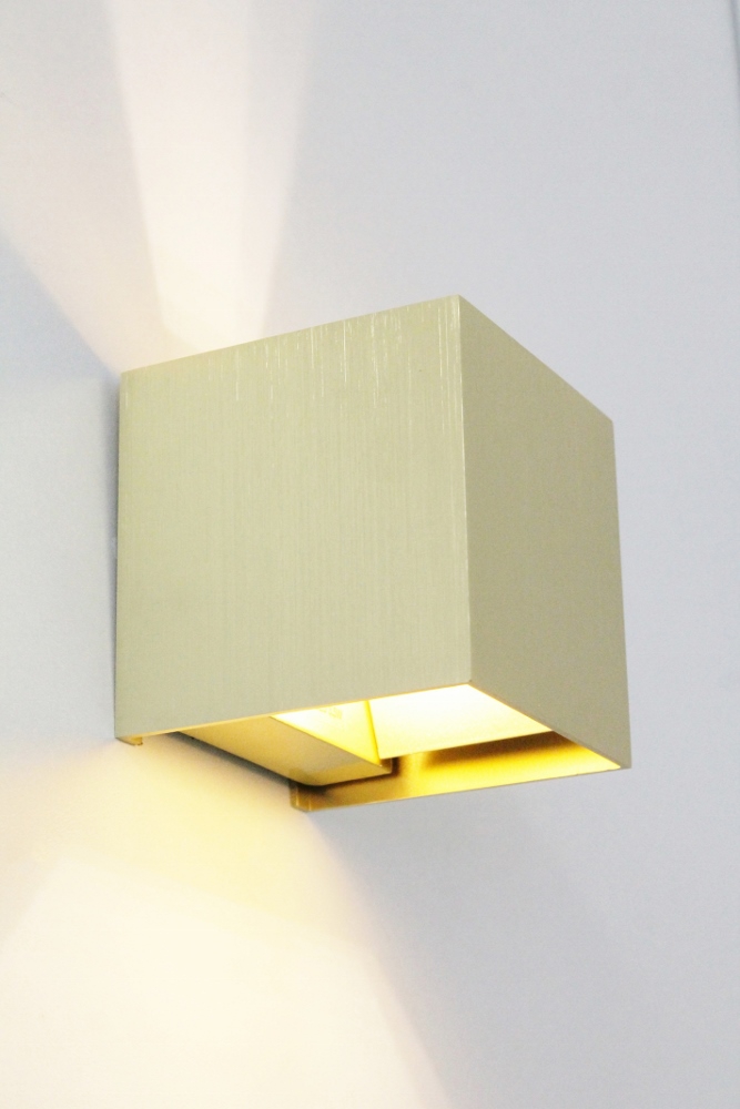 Wandlamp JUDE met verstelbare lichtbundel | Goud vierkant