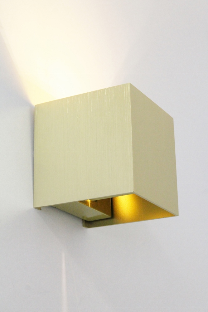 Wandlamp JUDE met verstelbare lichtbundel | Goud vierkant