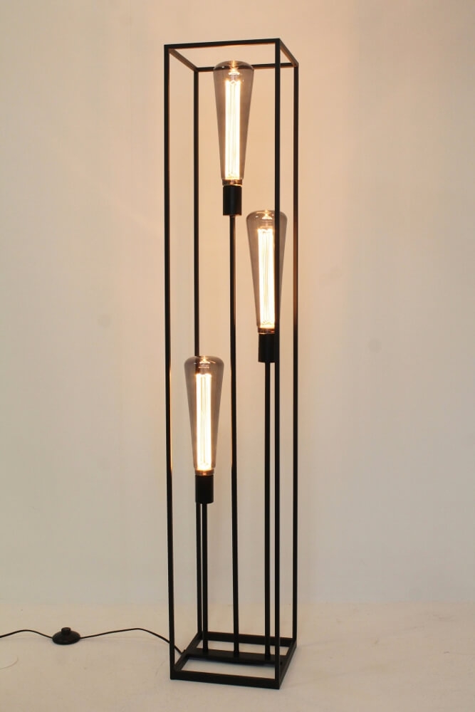 Metalen vloerlamp FEKIR met 3 GIANT SMOKE LED-lampen | Zwart