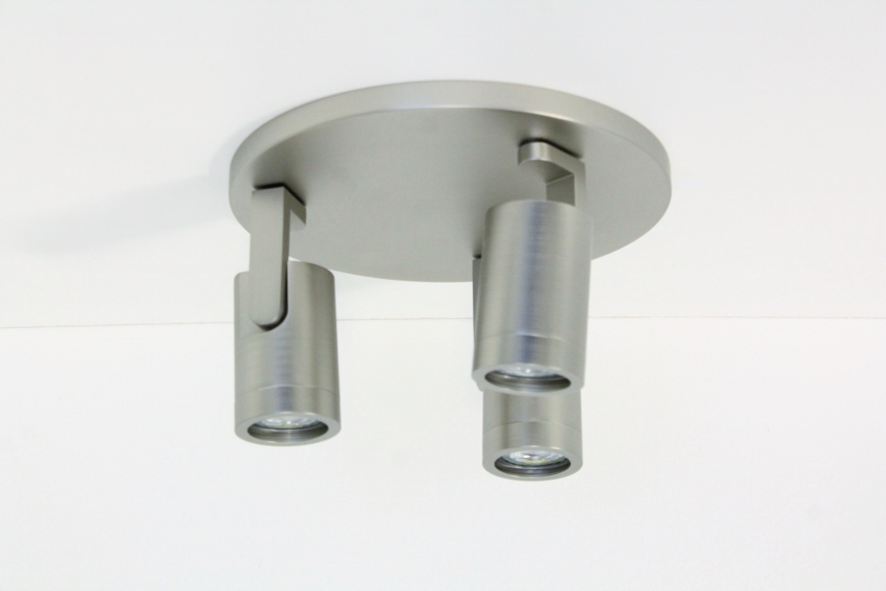 Stijlvolle strakke 3-lichts opbouwspot SCOOP rond | Staal