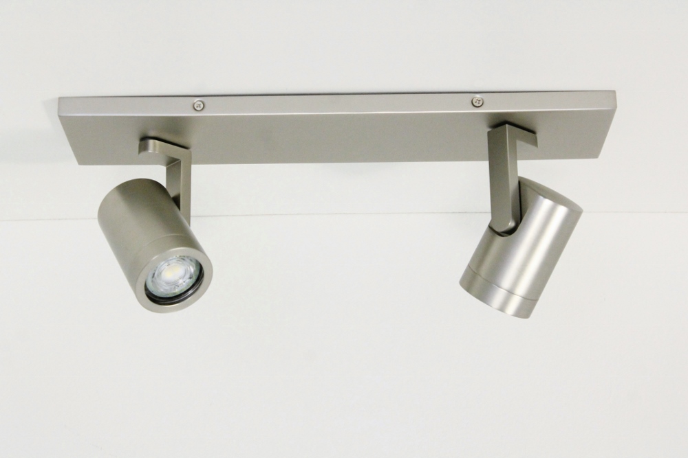 Stijlvolle strakke 2-lichts opbouwspot SCOOP balk | Staal