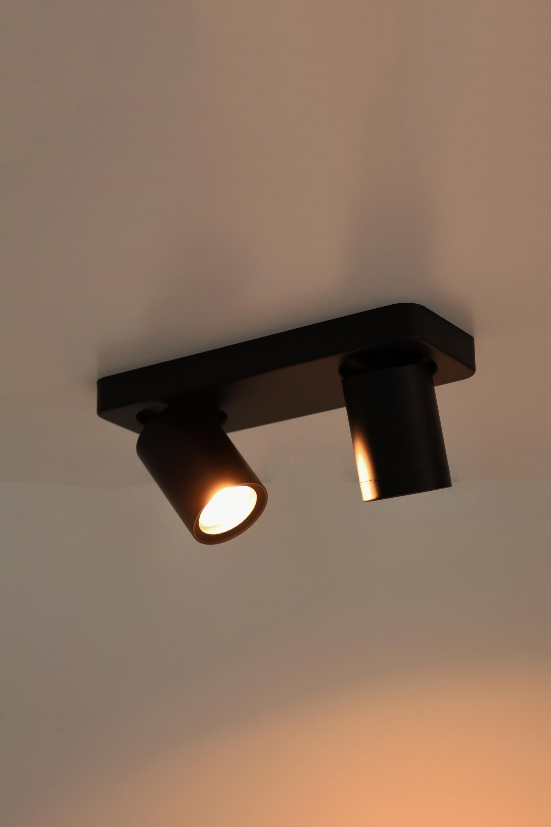 Strakke opbouwspot LEXI 2-lichts balk IP44 | Zwart