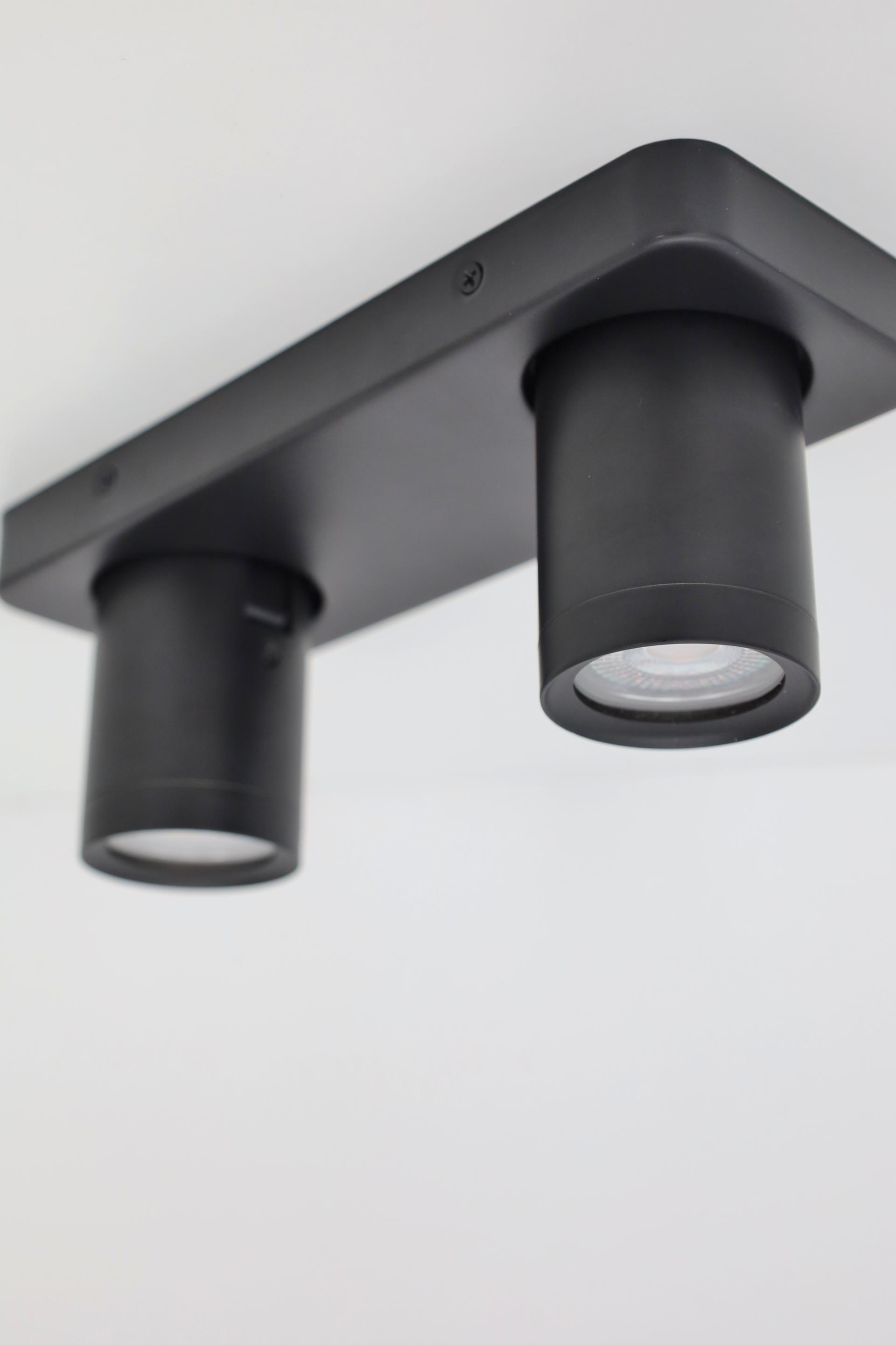 Strakke opbouwspot LEXI 2-lichts balk IP44 | Zwart