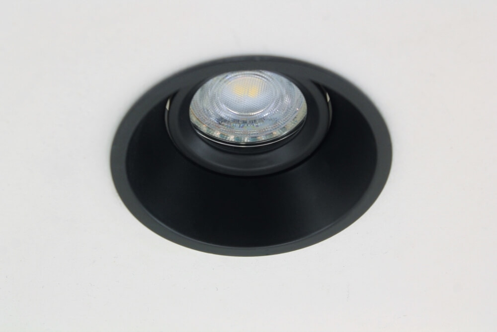 Ronde verdiepte zwarte inbouwspot TRIMLESS | Kantelbaar 9,3 cm