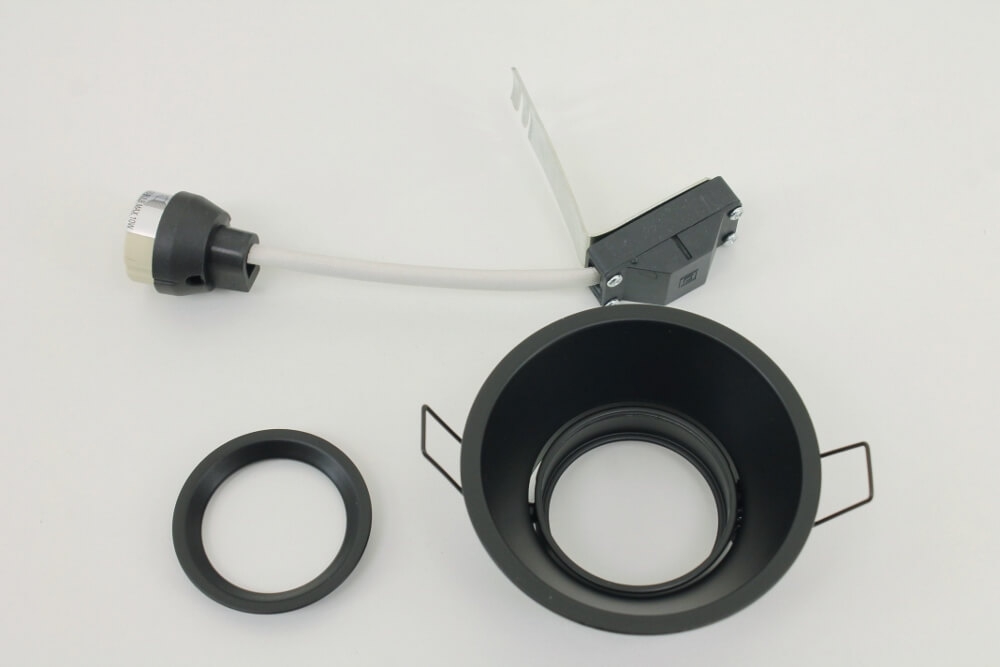 Ronde verdiepte zwarte inbouwspot TRIMLESS | Kantelbaar 9,3 cm
