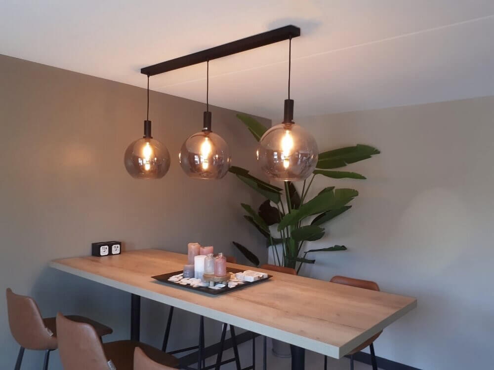 Hanglamp SONDRA licht smoke zwart op balk 120 cm | 3x glas Ø 30 cm