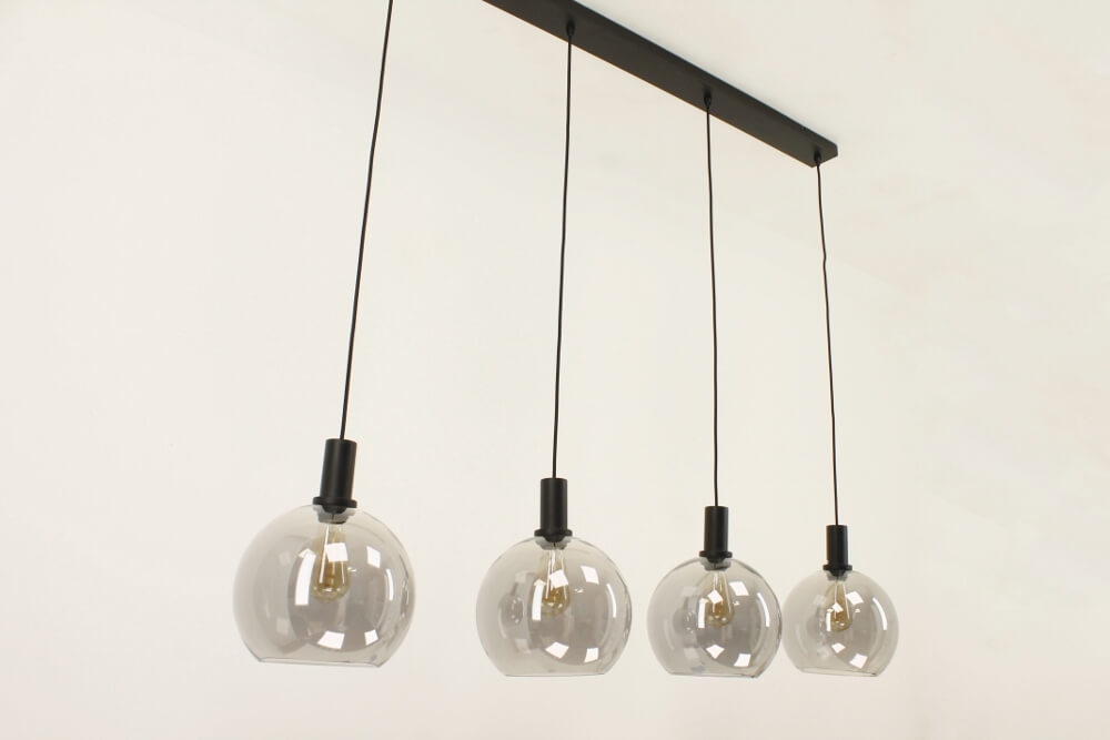 Hanglamp SONDRA licht smoke zwart op balk 120 cm | 4x glas Ø 25 cm