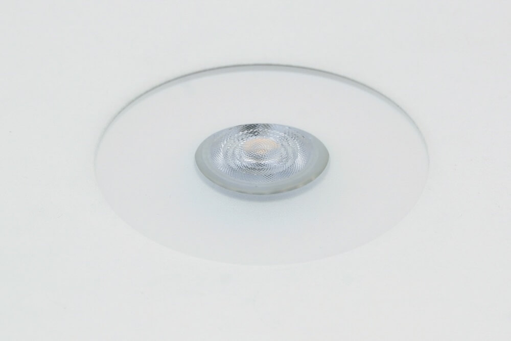 Elegante witte licht verdiepte inbouwspot SMOOTH vast | 9,8 cm
