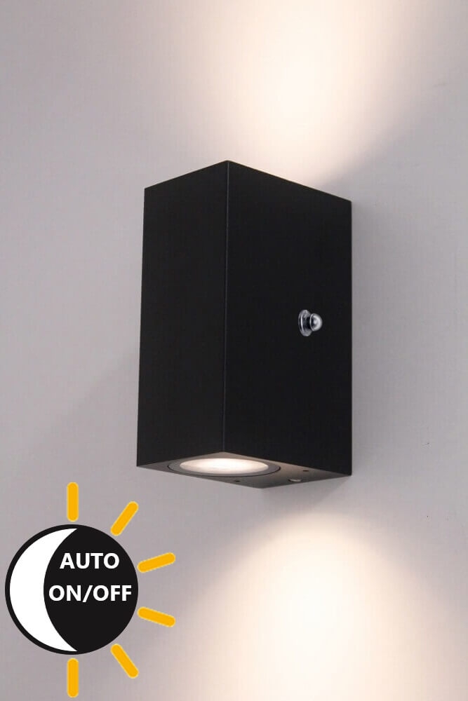 Buitenlamp ZORA LED 2-lichts vierkant met licht-donker sensor | Zwart