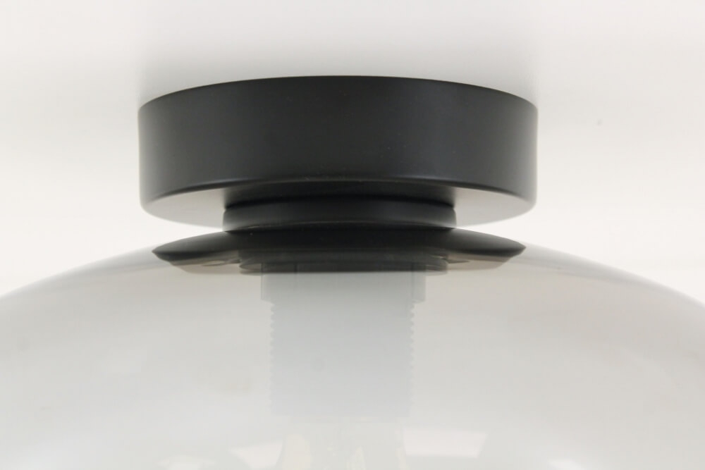 Zwarte korte plafondlamp BY EEFFY metallic smoke zwart | Howick Ø 28 cm