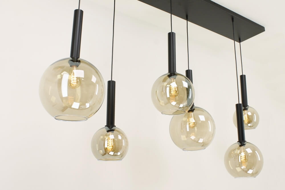 Glazen 6-lichts zwarte kokerhanglamp BALLS smoke fumé | Brede balk 160 cm