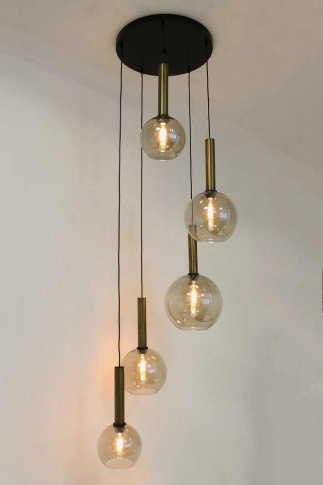 Glazen 5-lichts bronzen kokerhanglamp BALLS smoke fumé | Ronde plaat 50 cm