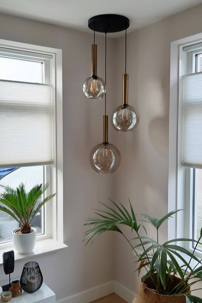 Glazen 3-lichts bronzen kokerhanglamp BALLS smoke fumé | Ronde plaat 35 cm