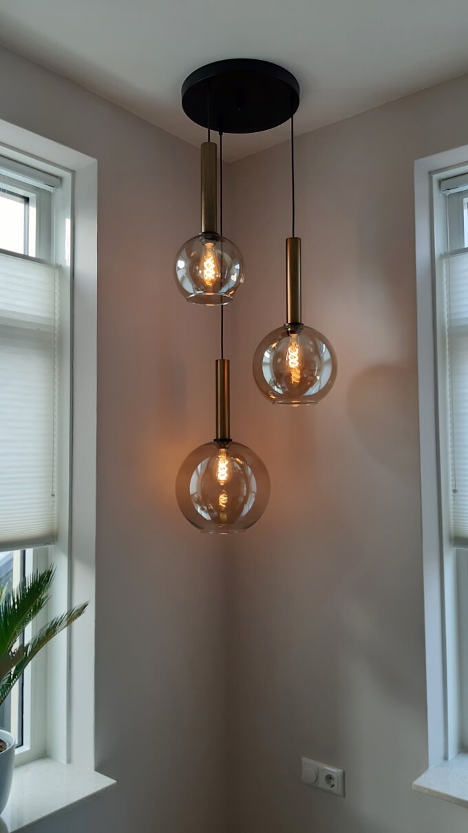 Glazen 3-lichts bronzen kokerhanglamp BALLS smoke fumé | Ronde plaat 35 cm