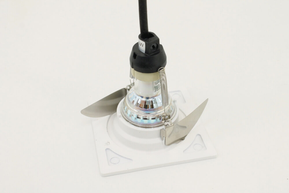 Witte vierkante inbouwspot CLICK&FIX licht verdiept | 10 cm