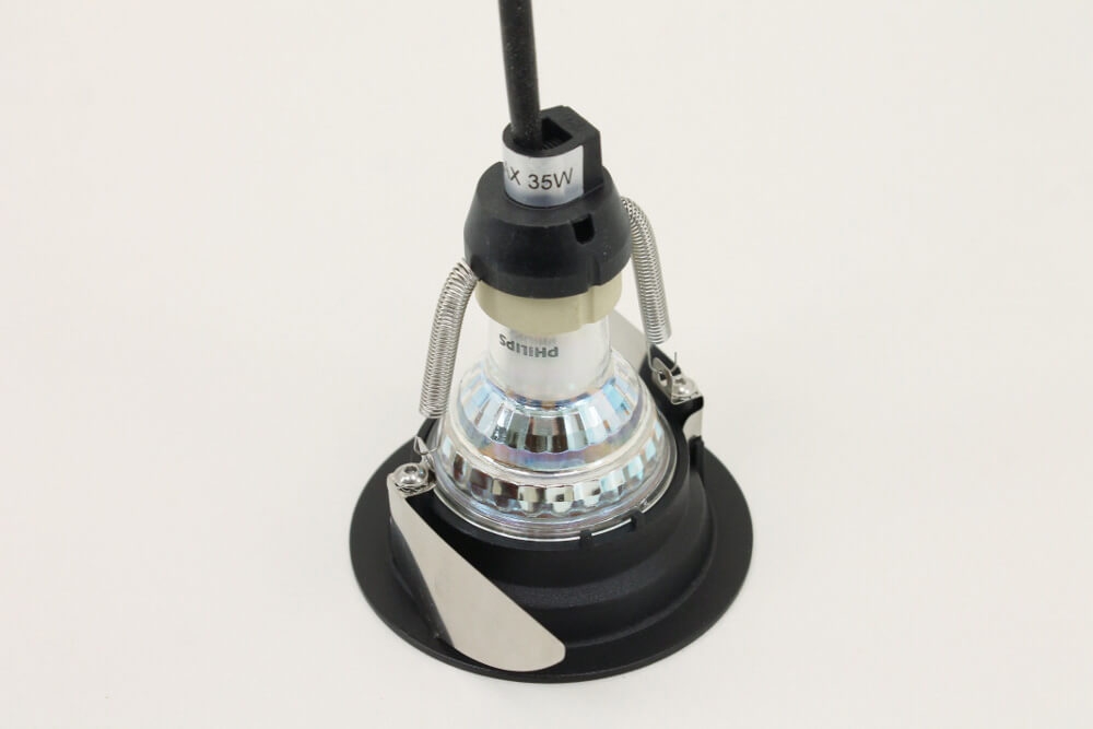 Zwarte ronde inbouwspot CLICK&FIX licht verdiept | 8,2 cm