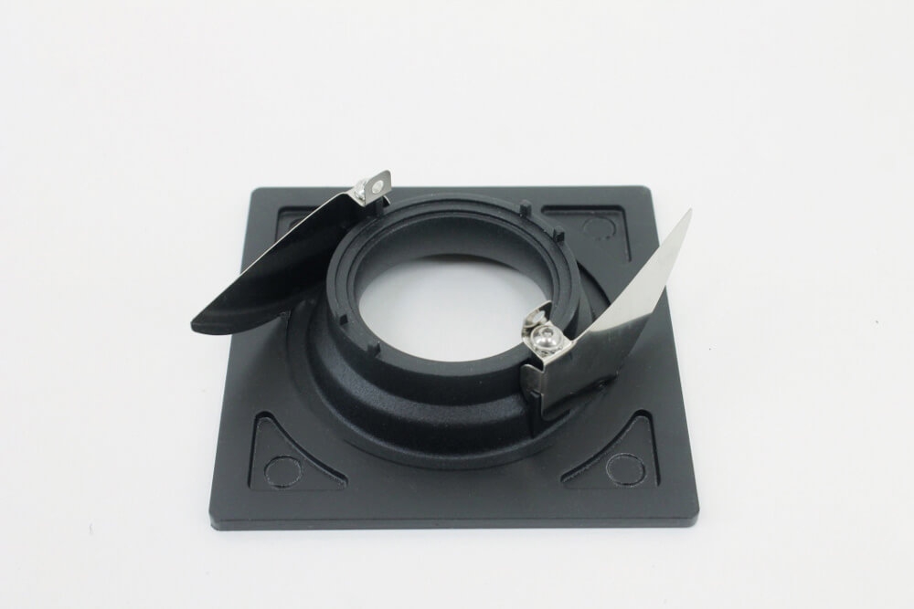 Zwarte vierkante inbouwspot CLICK&FIX licht verdiept | 10 cm