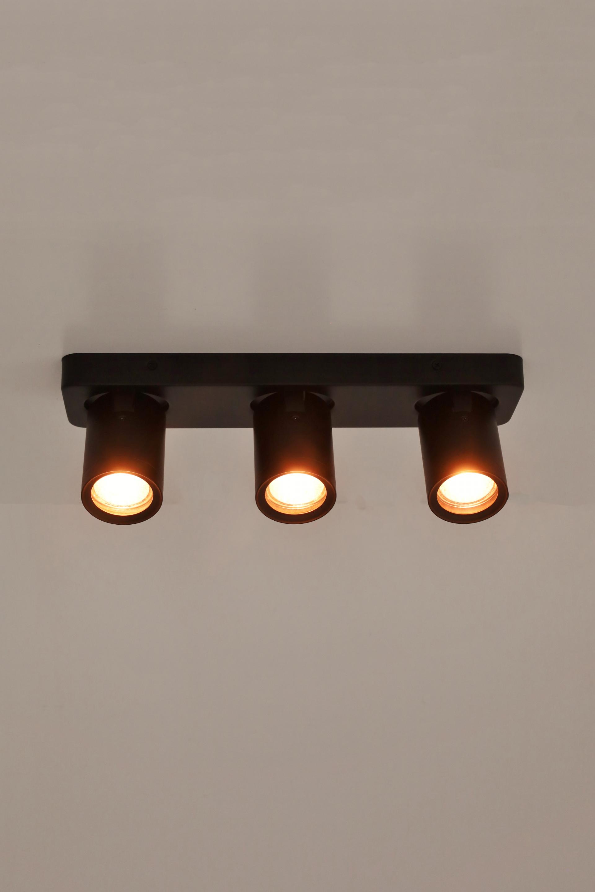 Strakke opbouwspot LEXI 3-lichts balk IP44 | Zwart