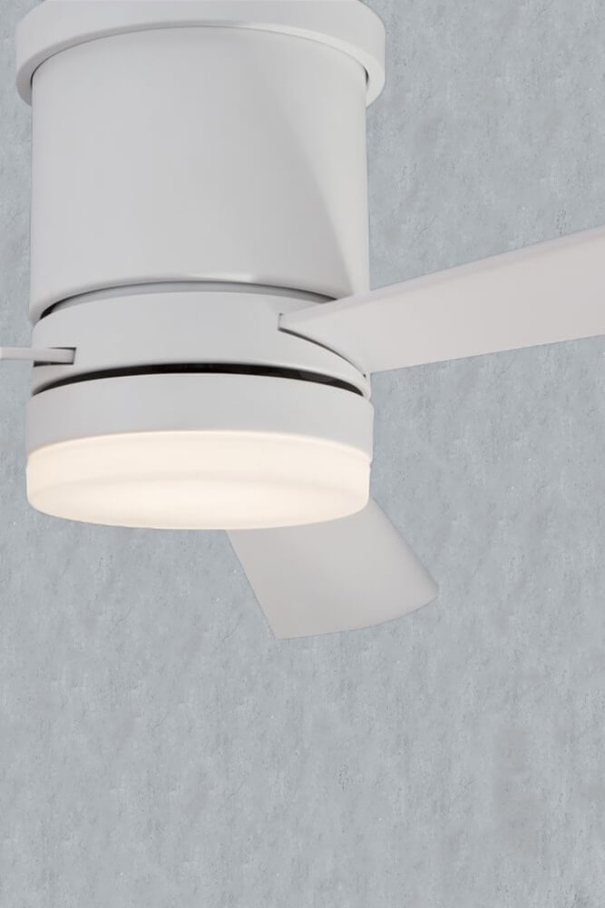Strakke witte plafondventilator CADIZ met LED | 3 bladen met afstandsbediening