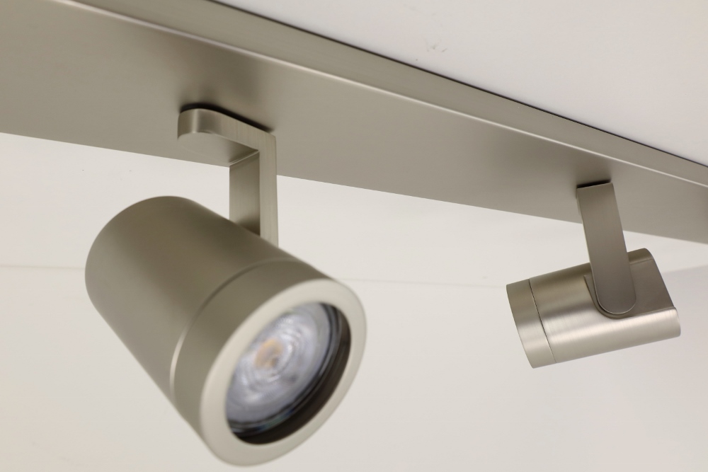 Stijlvolle strakke 4-lichts opbouwspot SCOOP balk | Staal