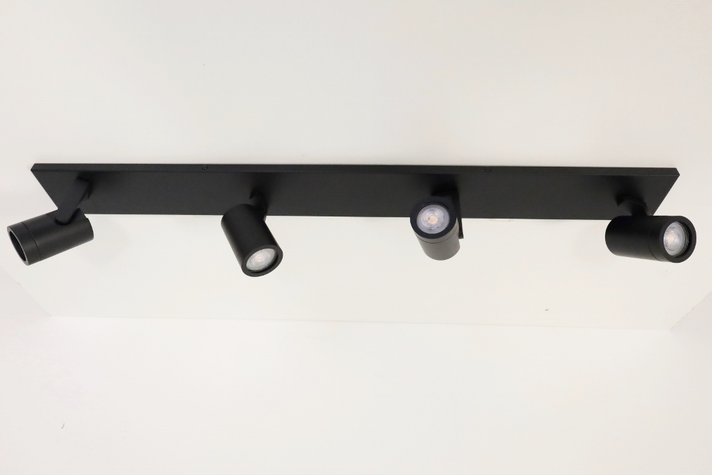 Stijlvolle strakke 4-lichts opbouwspot SCOOP balk | Zwart