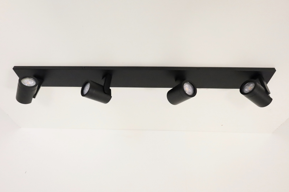 Stijlvolle strakke 4-lichts opbouwspot SCOOP balk | Zwart