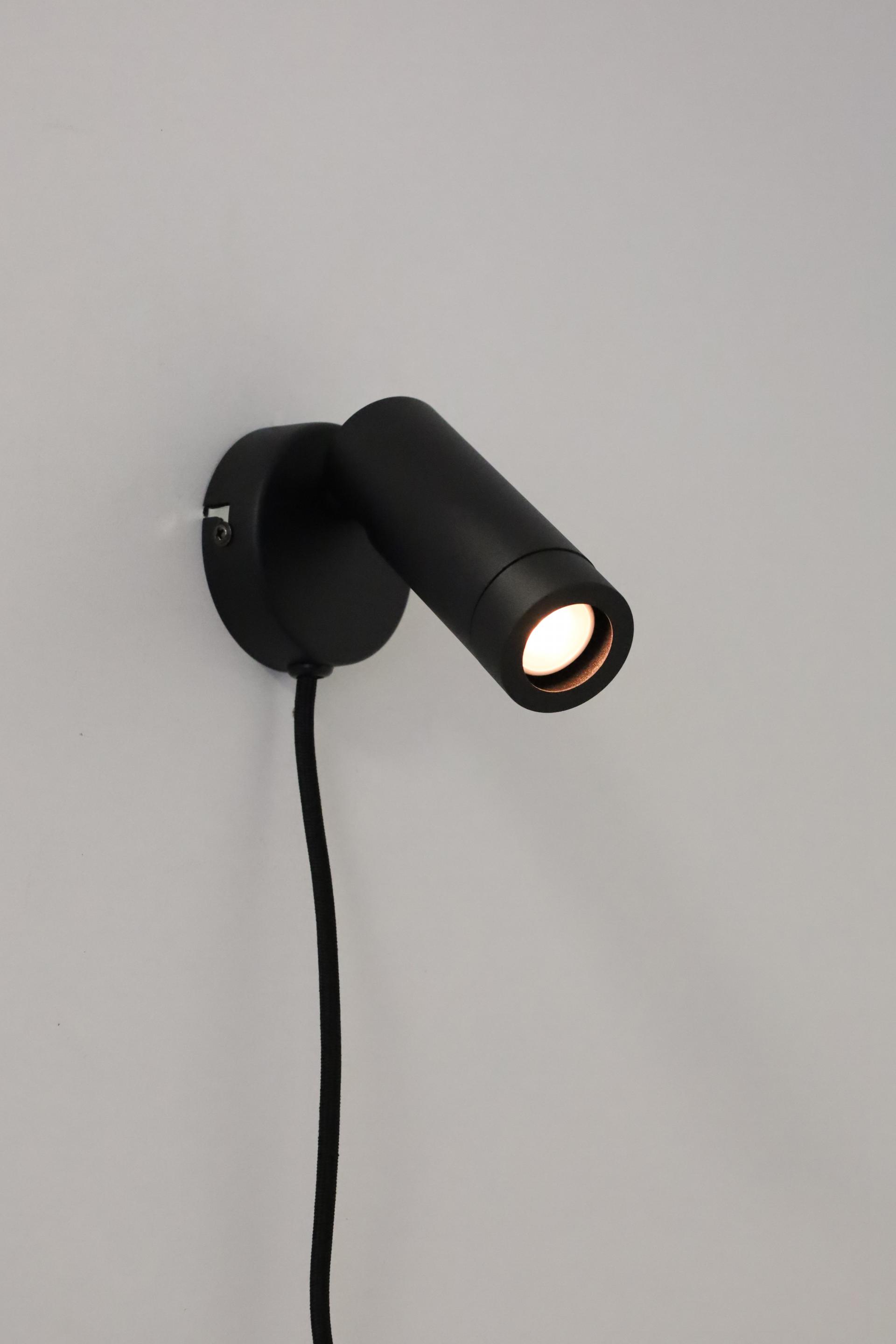 Strakke kokervormige MILLER wandlamp | Zwart Goud