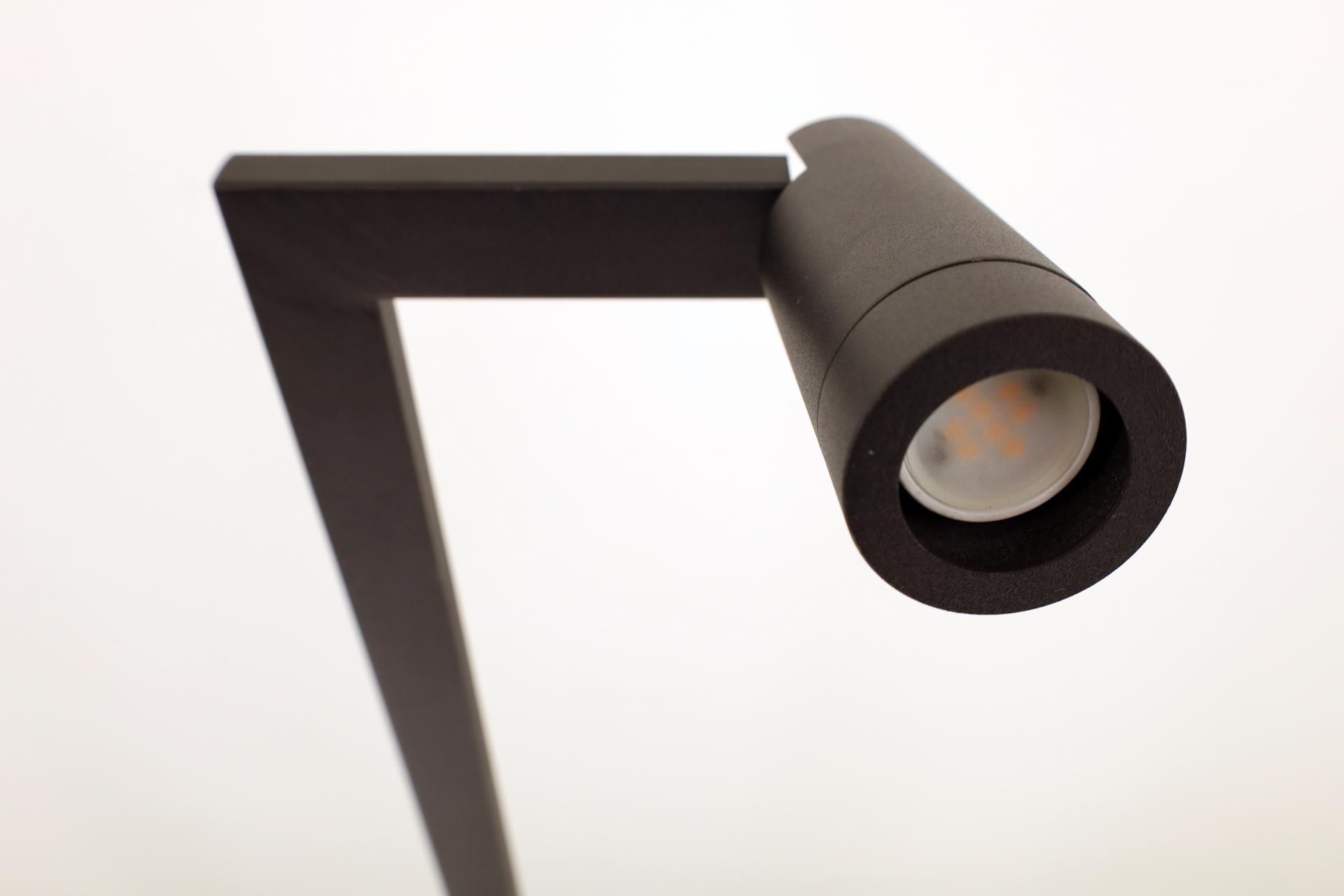Strakke kokervormige MILLER 1-lichts vloerlamp | Zwart Goud