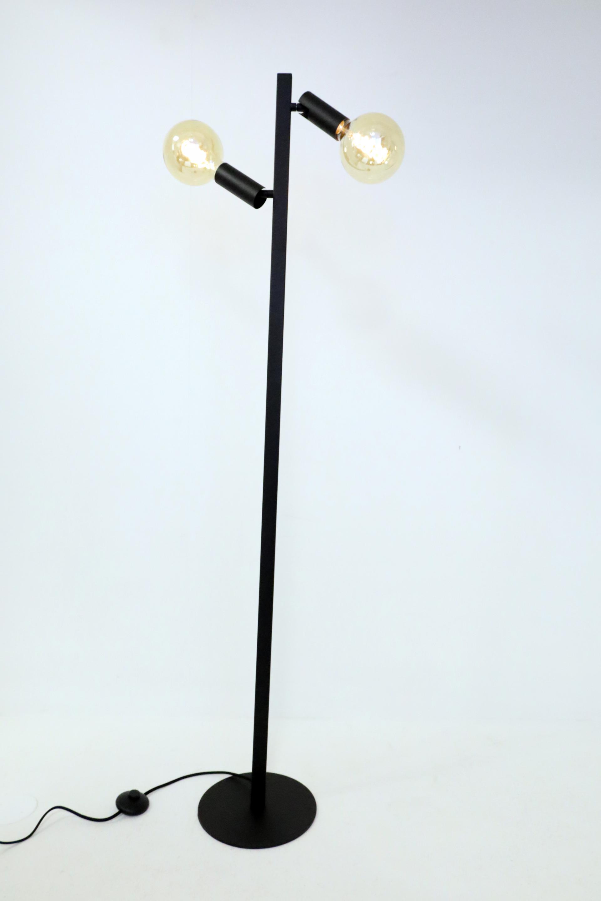 Strakke kokervormige MILLER 2-lichts vloerlamp | Zwart Goud