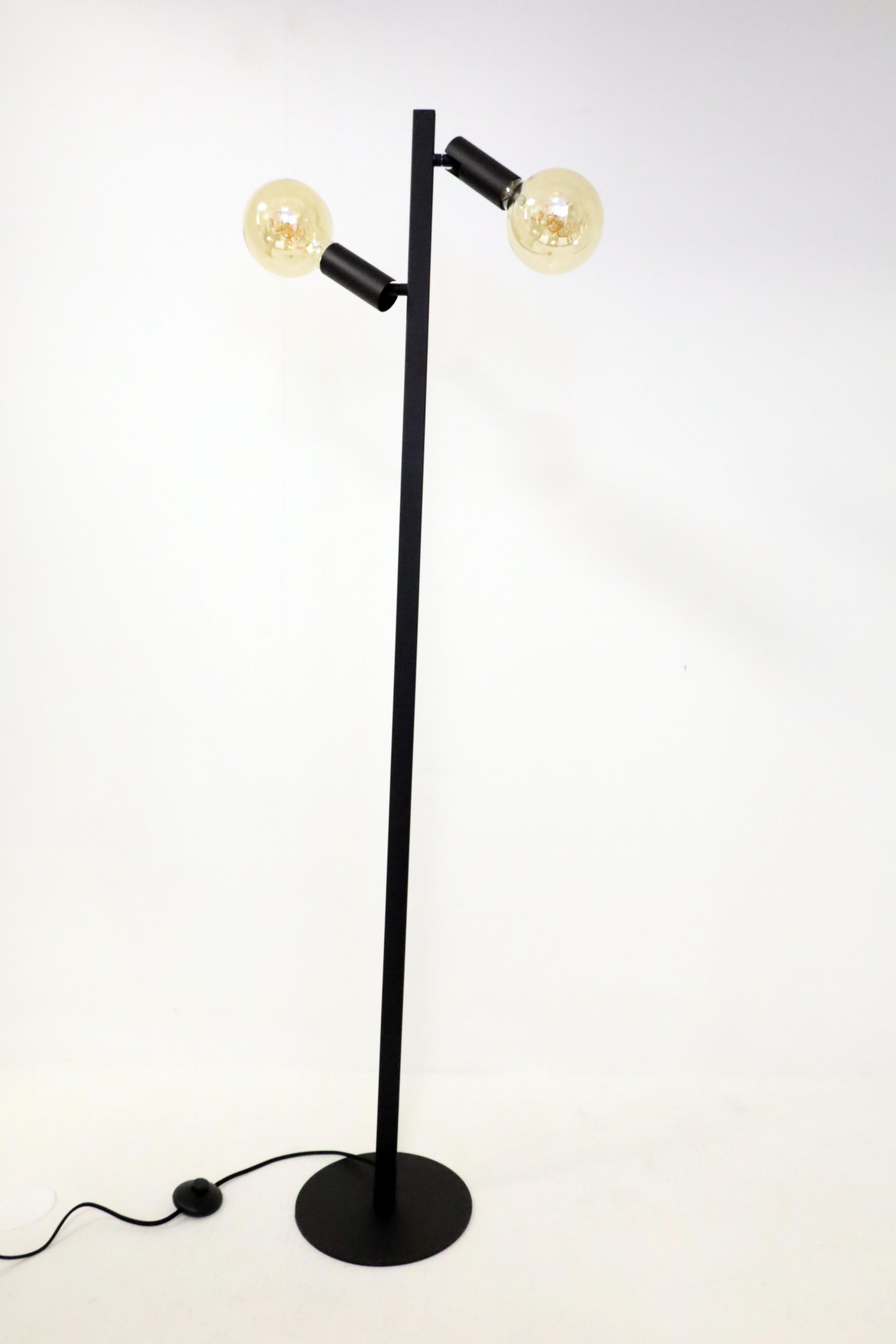 Strakke kokervormige MILLER 2-lichts vloerlamp | Zwart Goud