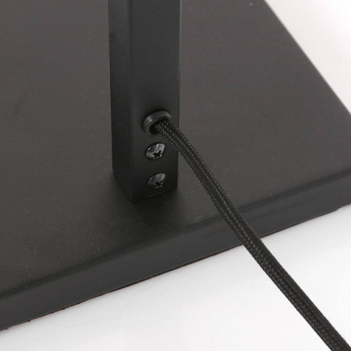 Strakke vloerlamp STANG | Zwart