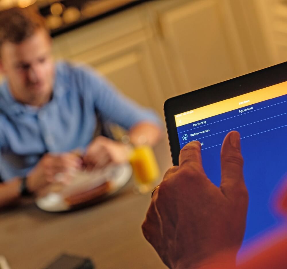 Eria AduroSmart Zigbee smart E27 lamp | Flame