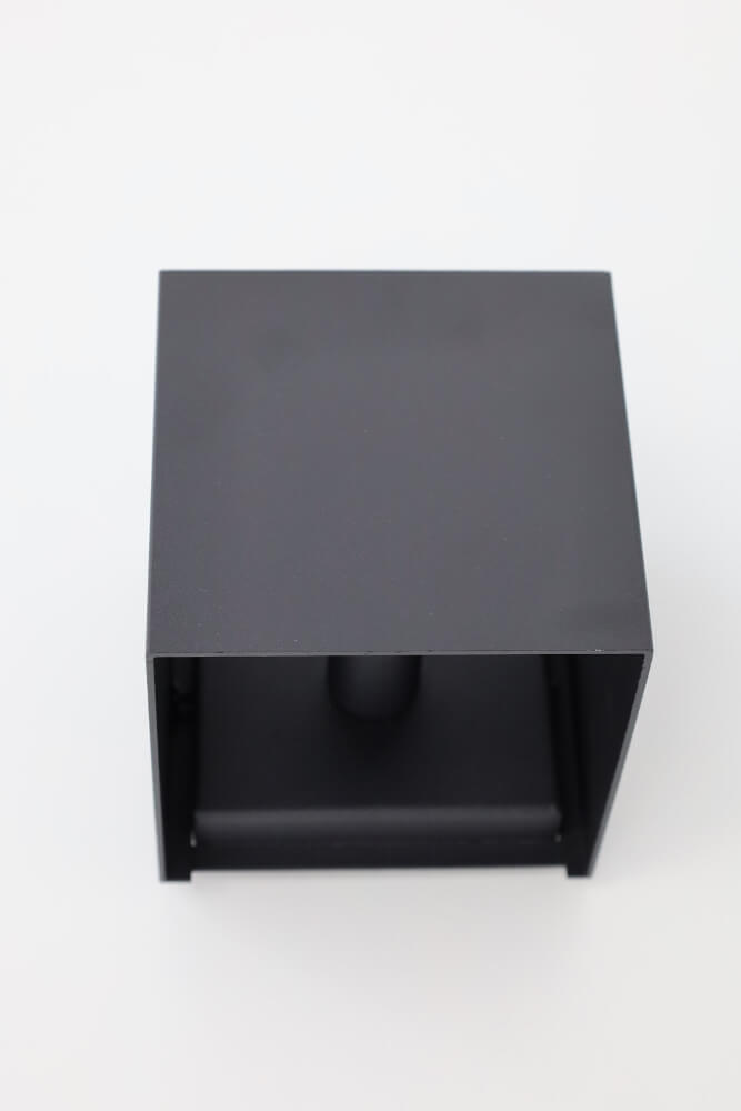 Strakke wandlamp CUBIC LED 10 x 10 cm | Zwart