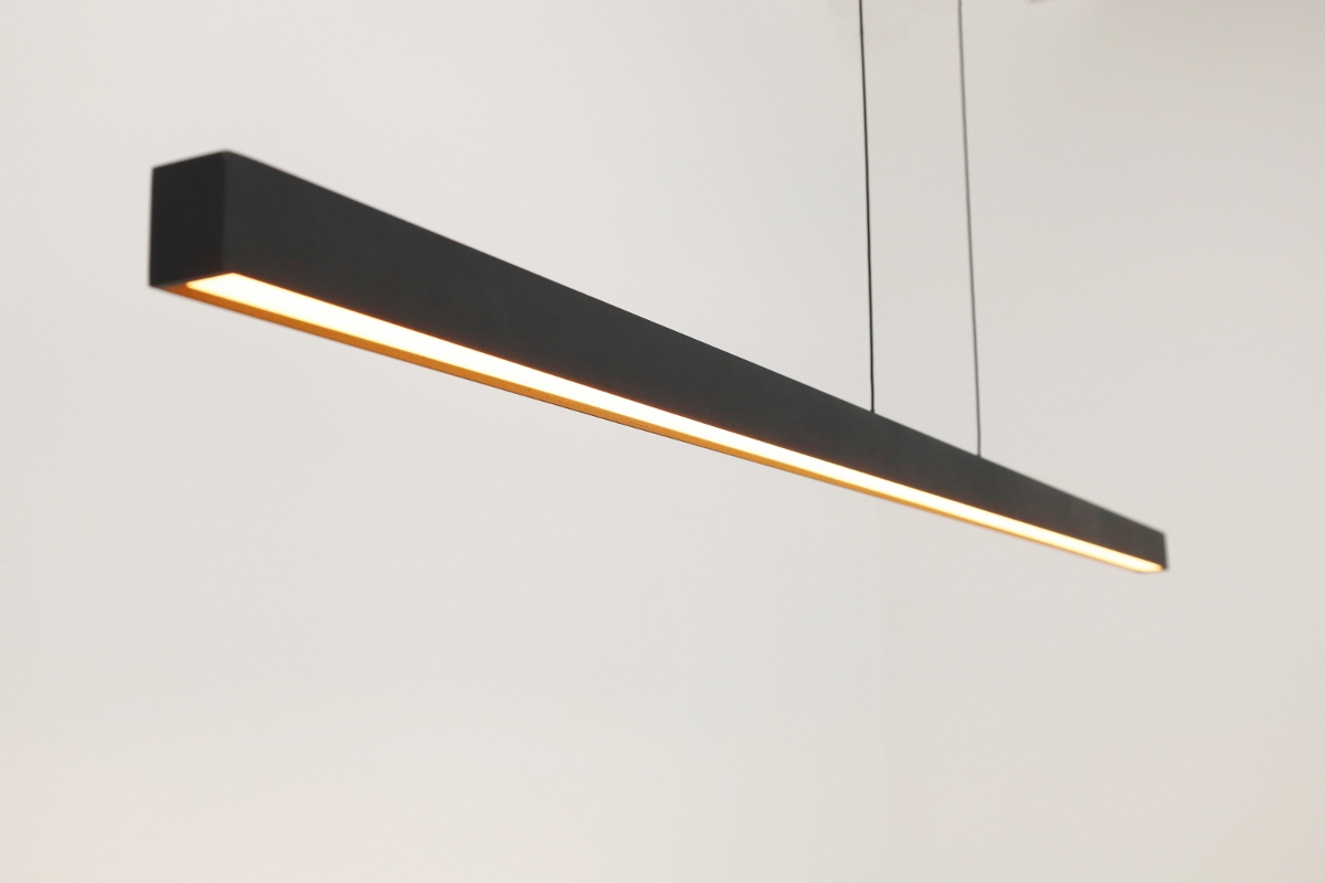 Strakke hanglamp TANDRIA 140 cm | Zwart