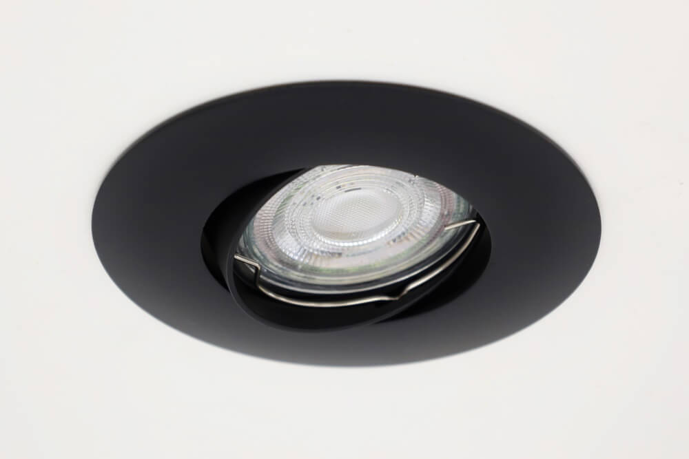 Zwarte inbouwspot CLASSIC met brede rand | 9,5 cm