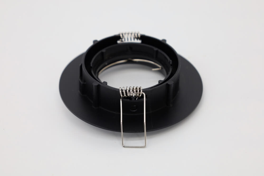 Zwarte inbouwspot CLASSIC met brede rand | 9,5 cm