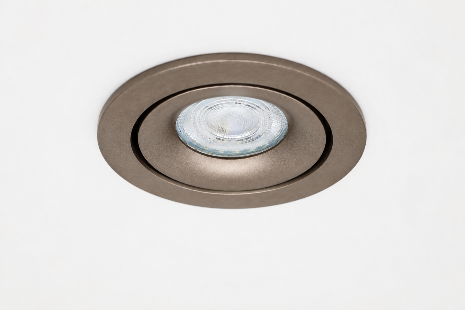 Elegante ronde inbouwspot SMOOTH kantelbaar 9,2 cm | Mokkabruin