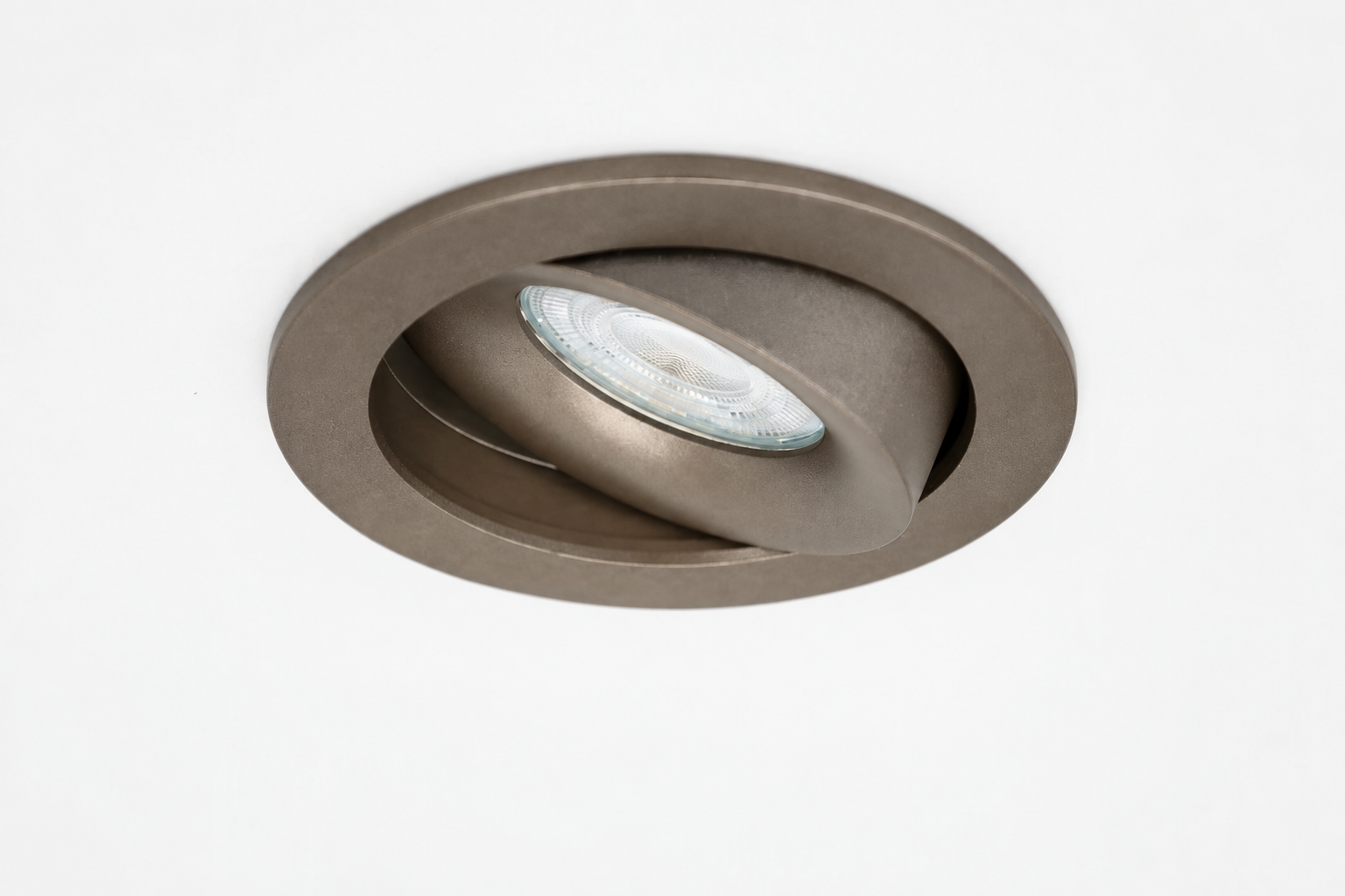 Elegante ronde inbouwspot SMOOTH kantelbaar 9,2 cm | Mokkabruin