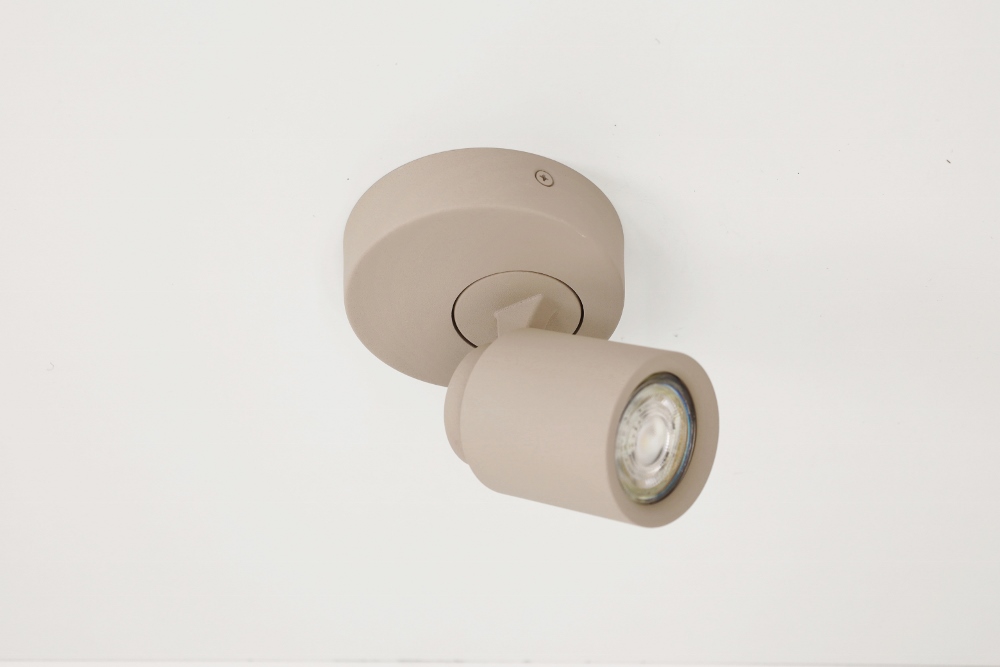 Stijlvolle opbouwspot ATTIRA 1-lichts rond GU10 | Creme / Zand