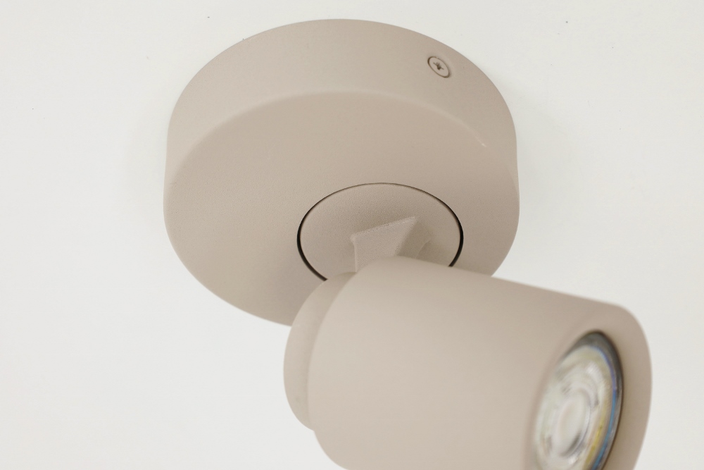 Stijlvolle opbouwspot ATTIRA 1-lichts rond GU10 | Creme / Zand