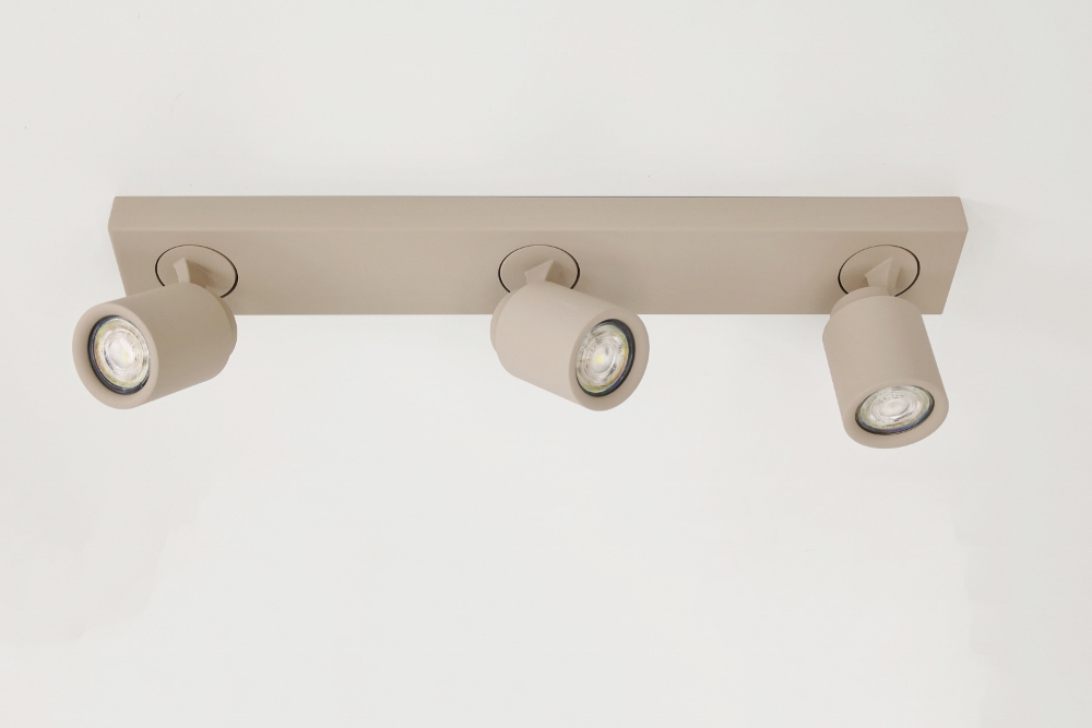 Stijlvolle opbouwspot ATTIRA 3-lichts balk GU10 | Creme / Zand