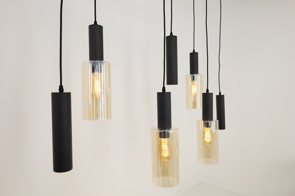 Sfeervolle hanglamp FABRIANO zwart / amber | 7-lichts balk