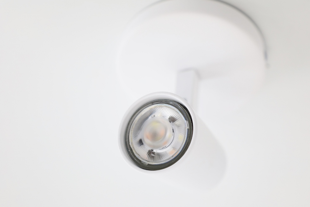 Minimalistische opbouwspot PETITE 1-lichts rond GU10 | Wit