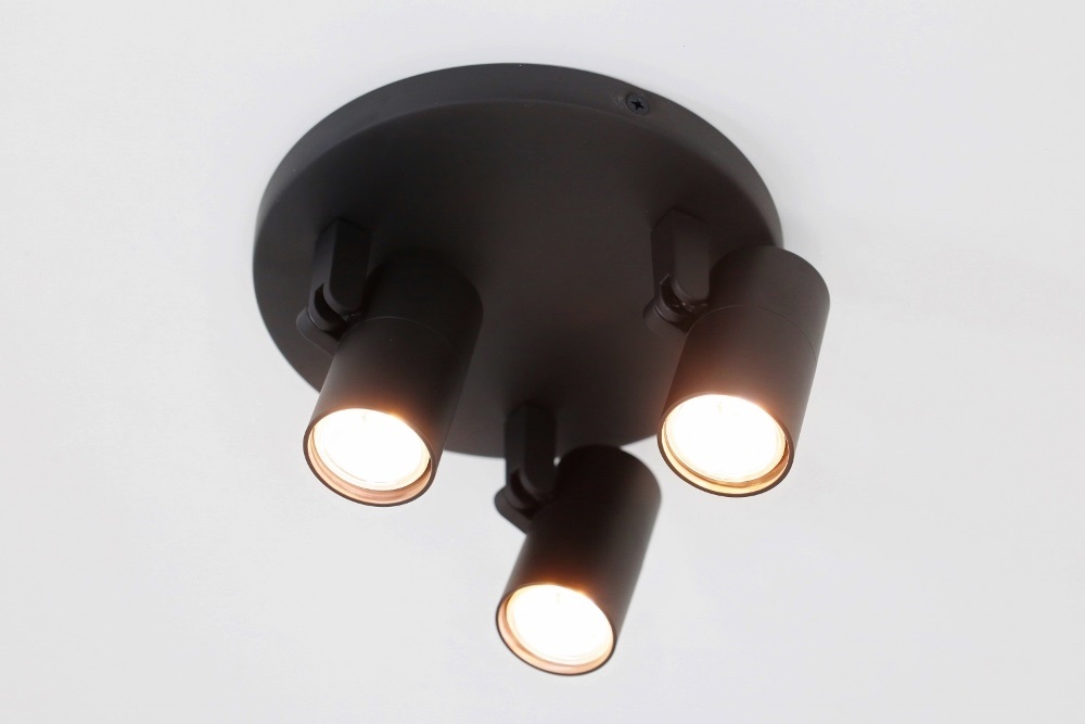 Minimalistische opbouwspot PETITE 3-lichts rond GU10 | Zwart