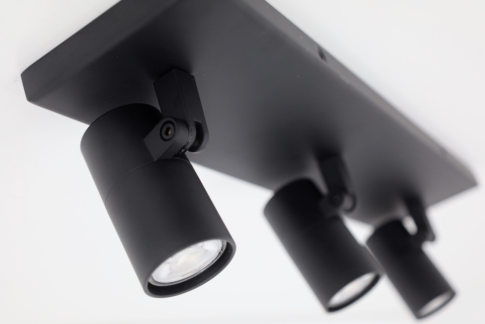 Minimalistische opbouwspot PETITE 3-lichts balk GU10 | Zwart