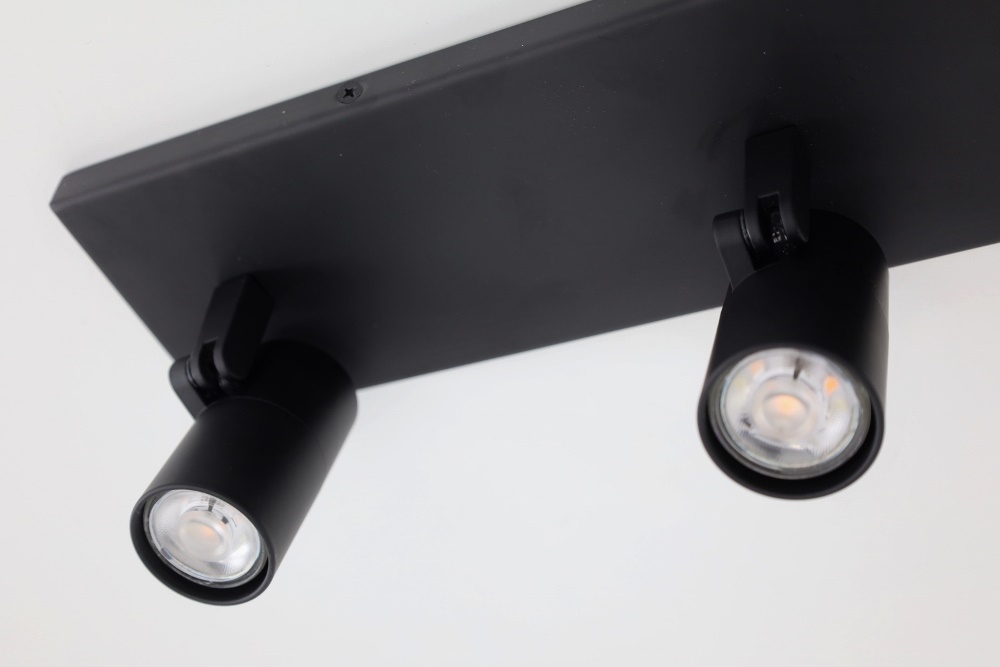 Minimalistische opbouwspot PETITE 3-lichts balk GU10 | Zwart