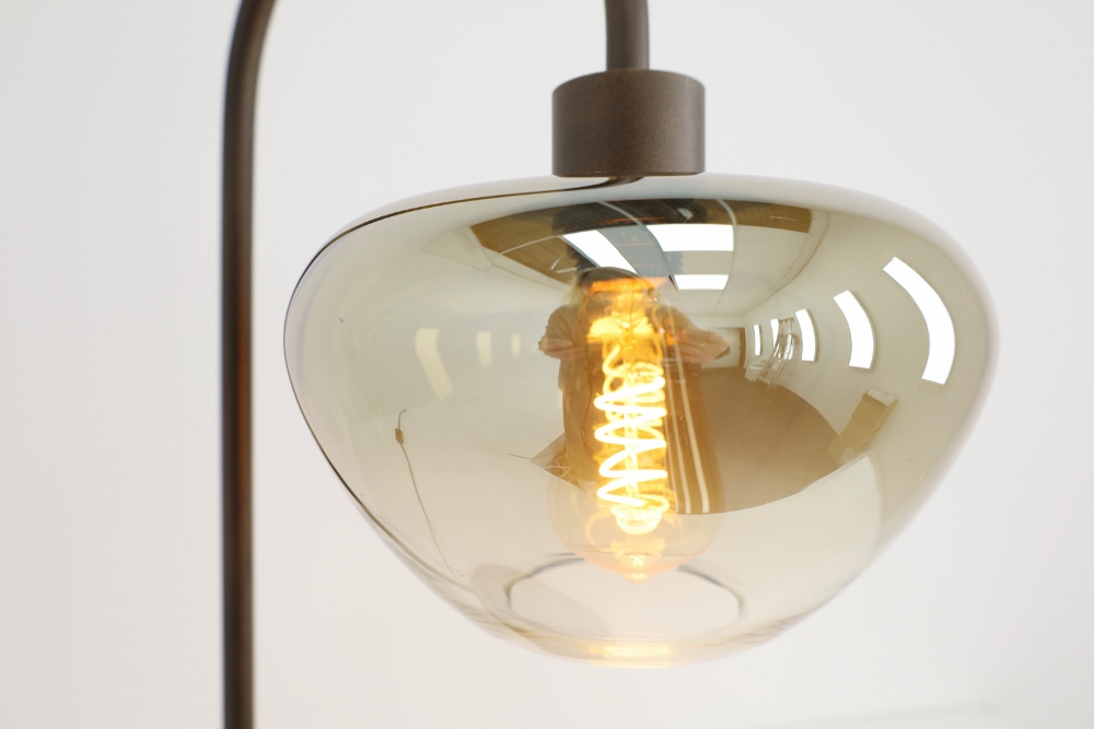 Sierlijke vormgegeven vloerlamp GENUA | Cacaobruin / amber